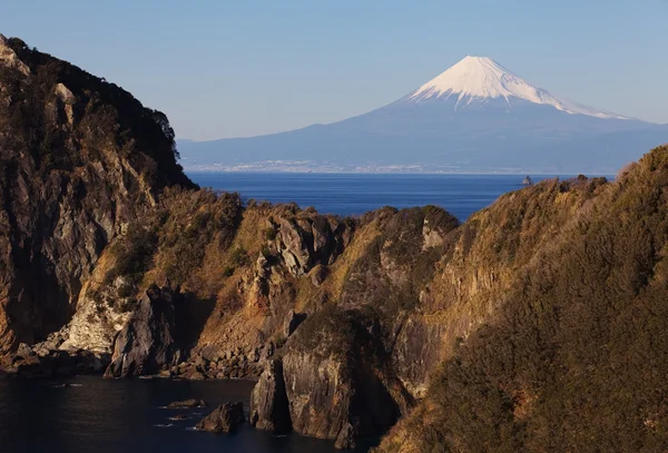 山の富士と achi 湖 — ストック写真