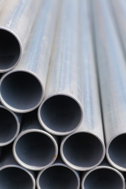 İnşaat metal borular yığını