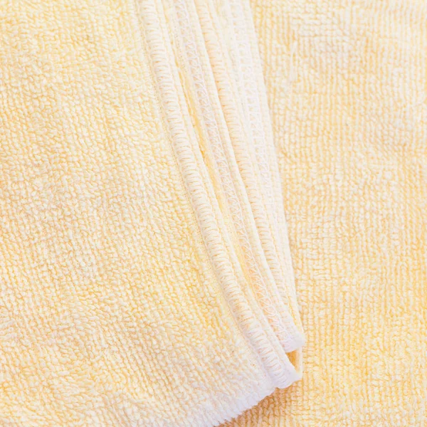 Чистий жовтий рушники — стокове фото
