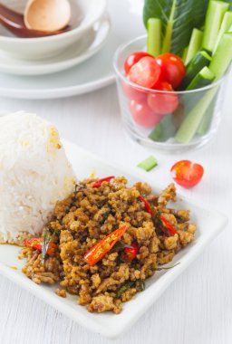 Tayland kızarmış baharatlı domuz