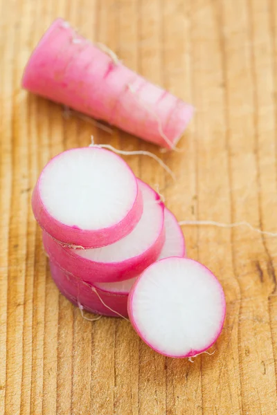 Lila Daikon-Rettich — Stockfoto