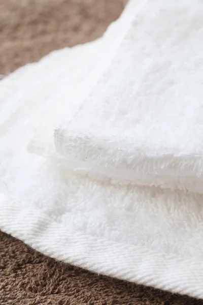 干净的白色毛巾 — 图库照片