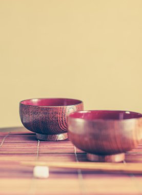 kase ve ahşap çubuk