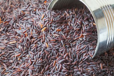 kahverengi pirinç pişmemiş