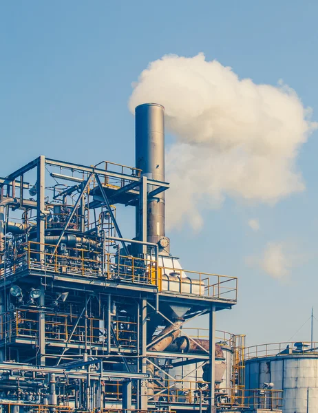 Refinaria de petróleo — Fotografia de Stock