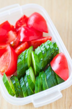 Taze sebze salatası.