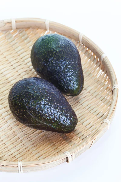 Două fructe întregi de avocado — Fotografie, imagine de stoc