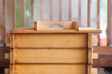 Geleneksel ahşap pot buğulaması