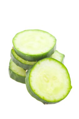 taze salatalık dilimleri