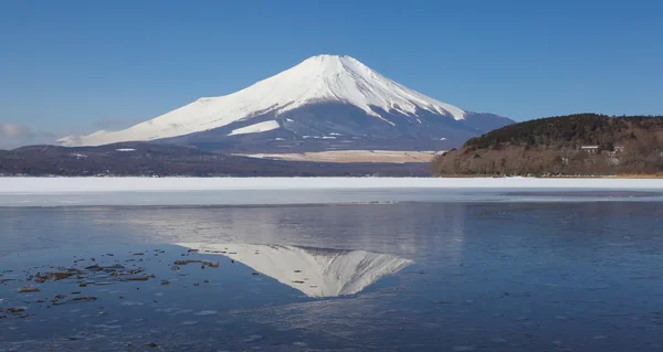 Mountain fuji and Ice lake — Stock Photo, Image