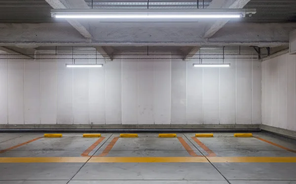 Parkeerplaats interieur — Stockfoto