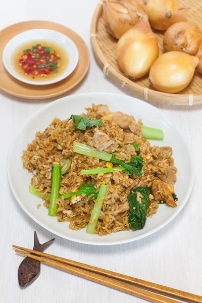 Азиатский жареный рис — стоковое фото