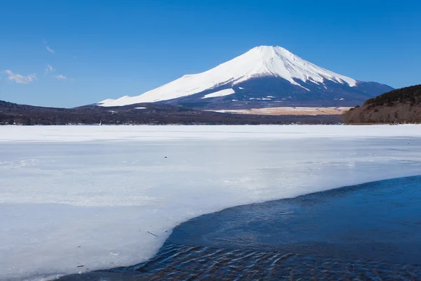 Montanha fuji e lago de gelo — Fotografia de Stock