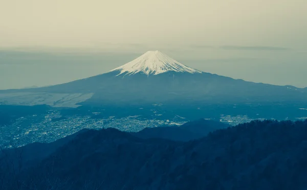 藤吉春の町 — ストック写真