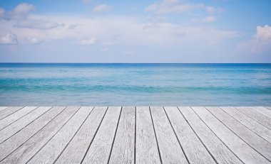 Güzel okyanus ile ahşap zemin