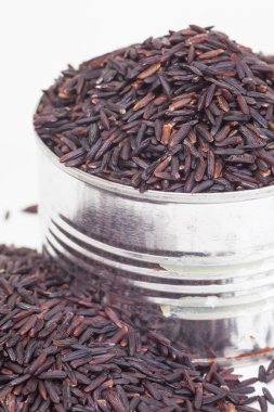 kahverengi pirinç pişmemiş