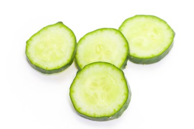 taze salatalık dilimleri