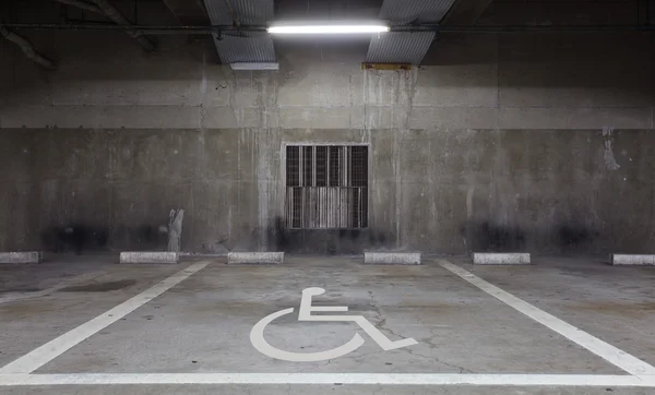 Zona de aparcamiento para discapacitados —  Fotos de Stock