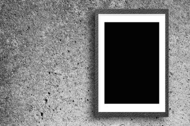 siyah ahşap çerçeve