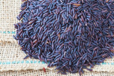 kahverengi pirinç pişmemiş