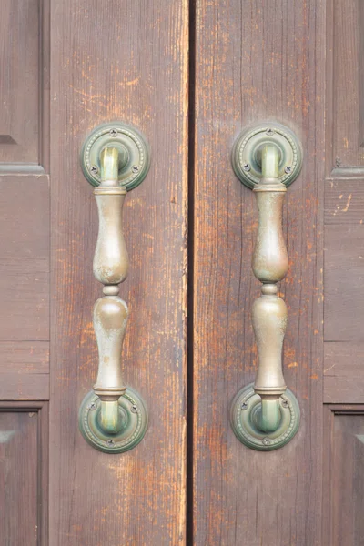 Uchwyt drzwi metalowe — Zdjęcie stockowe