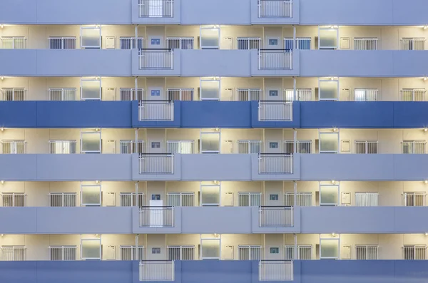 Modello di edificio moderno a molti piani — Foto Stock