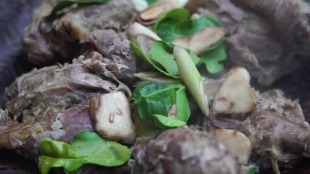 Thai Stílus Forró Fűszeres Savanyú Marhahús Leves Thai Utcai Élelmiszerpiac — Stock videók