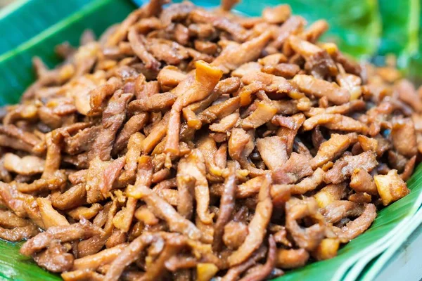 Primer Plano Cerdo Frito Mercado Tailandés Alimentos Callejeros —  Fotos de Stock