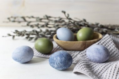 renkli paskalya yumurtaları natürmort
