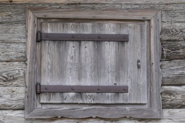 eski ahır ahşap pencere