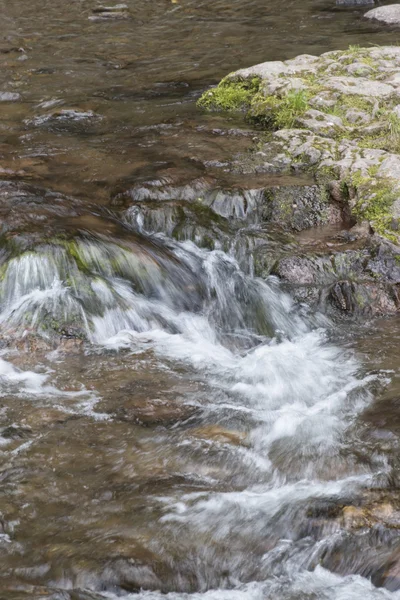 川と岩の風景 — ストック写真
