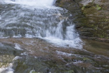 nehir ve kayalar manzara