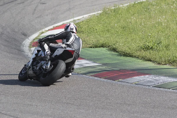 Brescia, Itália 12 de agosto de 2016. Moto de prática livre, Autodromo di Franciacorta — Fotografia de Stock