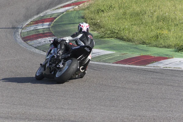 Brescia, Italië-12 augustus 2016. Vrije training motorfiets, Autodromo di Franciacorta — Stockfoto