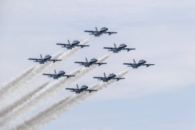 Moniga Lake Garda Brescia, İtalya 20 Ağustos 2016. Performans akrobatik takım İtalyan Frecce Tricolori Ulusal Askeri Havacılık deneyin
