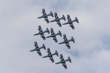 Moniga Lake Garda Brescia, İtalya 20 Ağustos 2016. Performans akrobatik takım İtalyan Frecce Tricolori Ulusal Askeri Havacılık deneyin