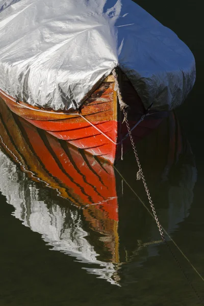 Barco en el lago — Foto de Stock