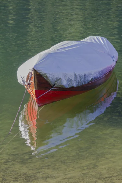 Barco no lago — Fotografia de Stock