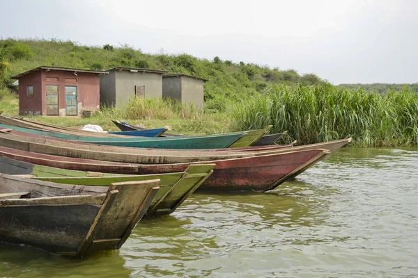 Boat on lake — Stock Photo, Image