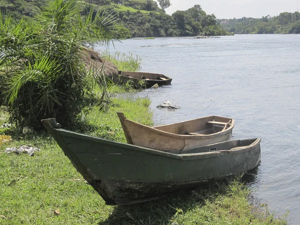 Boat on lake — Stock Photo, Image