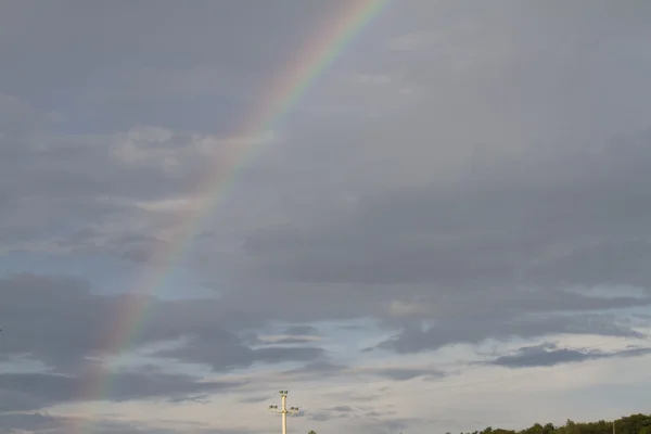 Regenbogen am Himmel — Stockfoto