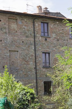 Terk edilmiş ülke ve ev