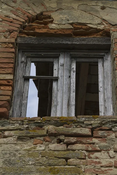 Paese e casa abbandonati — Foto Stock