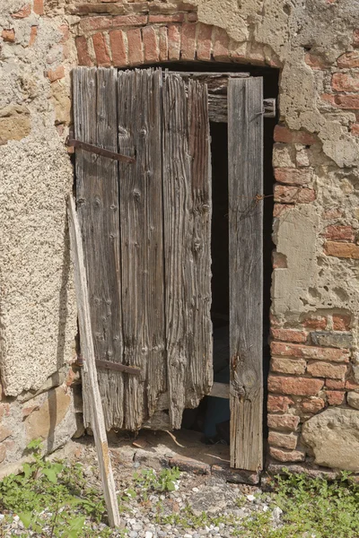 Casa abandonada —  Fotos de Stock