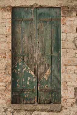 eski ahşap kapı