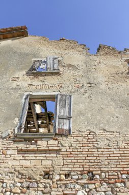 ev delapidated detay