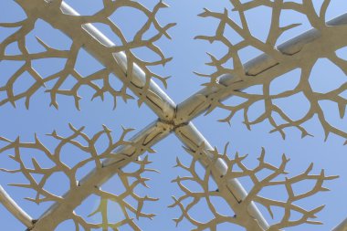 mavi gökyüzünde mimarisi