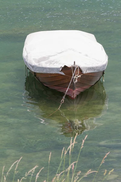 湖でボートします。 — ストック写真