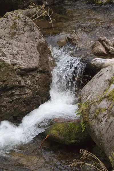 Водопад на реке — стоковое фото