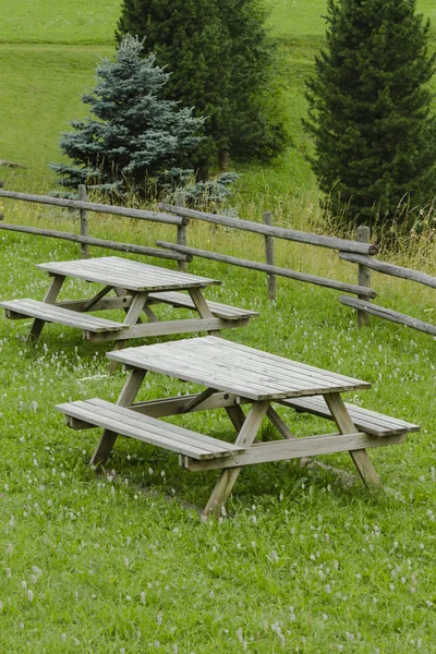 Bench on the lake — Stock Photo, Image